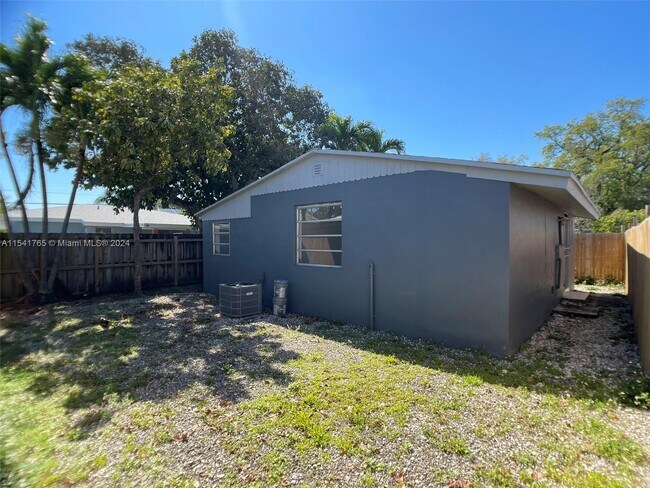 Primary Photo - 2919 SW 25th Ter