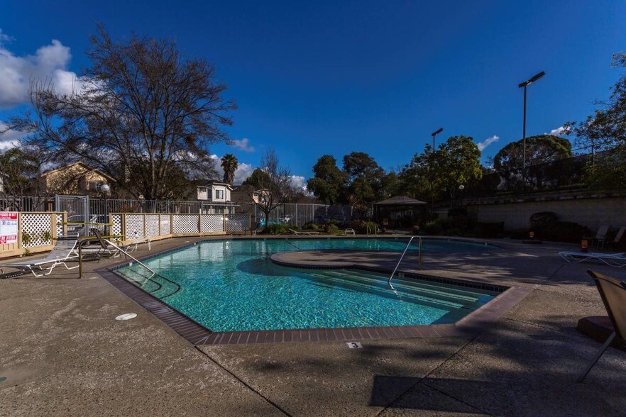 Building Photo - 6412 Buena Vista Dr