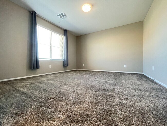Building Photo - Stunning Summerlin Townhome with Private Downstairs Suite – Gated Community