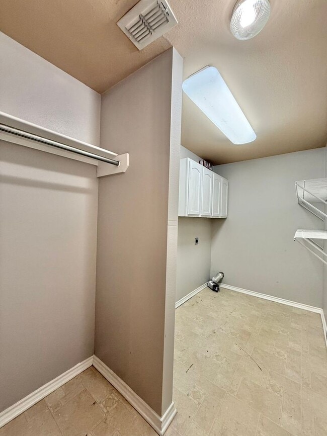 Building Photo - Stunning 4 Bedroom in Tyler! Available in WISD! Almost Ready!