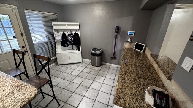 Building Photo - 21418 Park Mt Dr