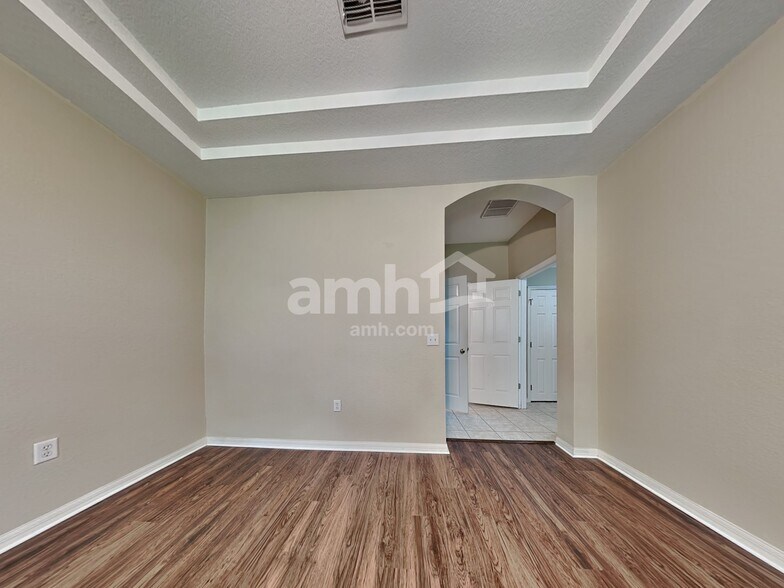 Building Photo - 2804 Spring Meadow Dr