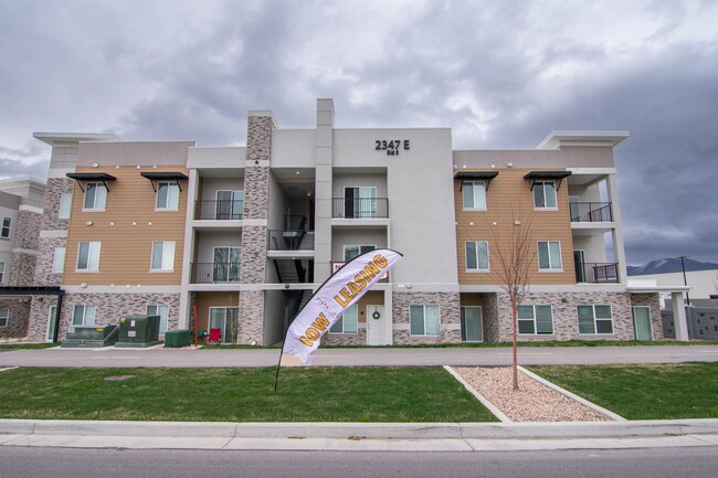 Building Photo - Charming Bedford Condo in Vista View: Incl...