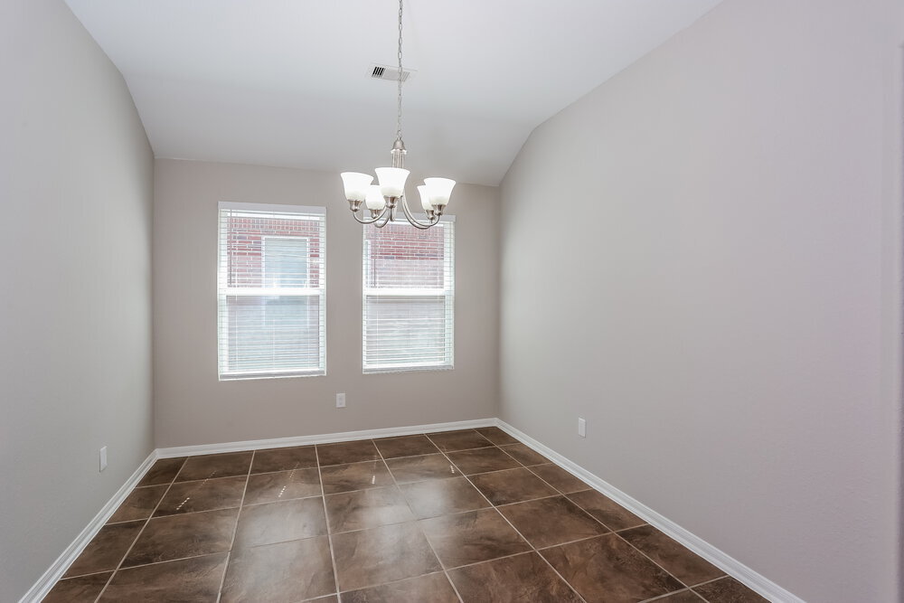 Building Photo - 5202 El Tigre Ln