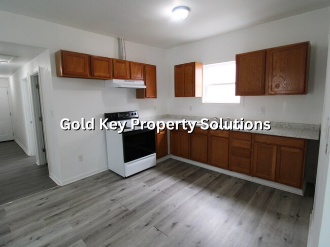 Building Photo - Fully Updated 3 BR 1 BA House with a Great Front Porch (SECTION 8 APPROVED)