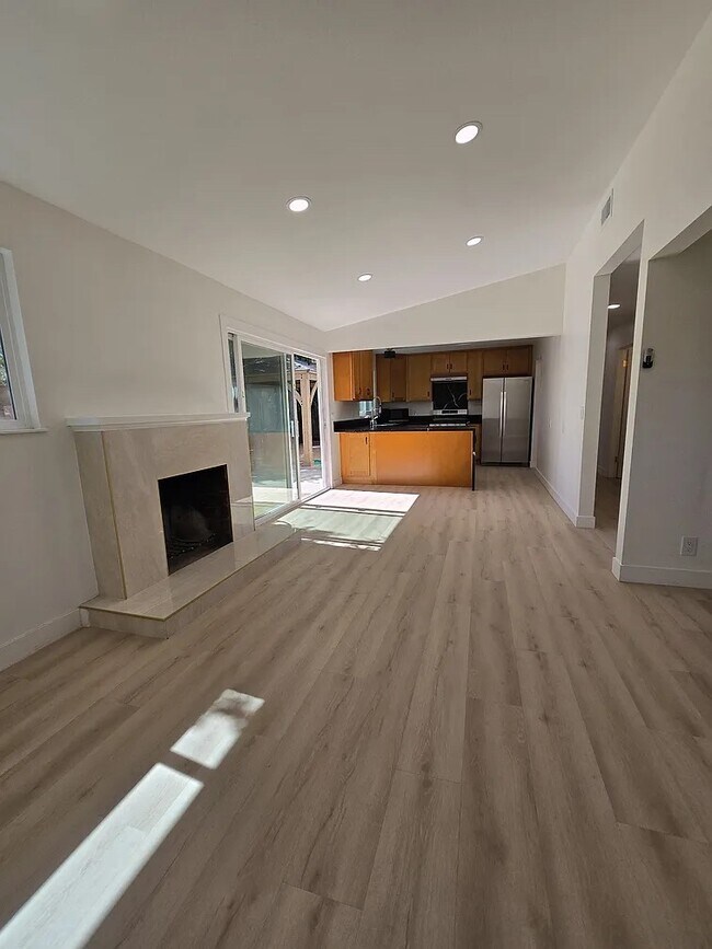 Building Photo - 5 Ormond Ct