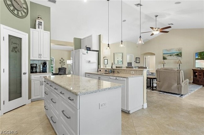 Building Photo - 2013 SW 31st Terrace