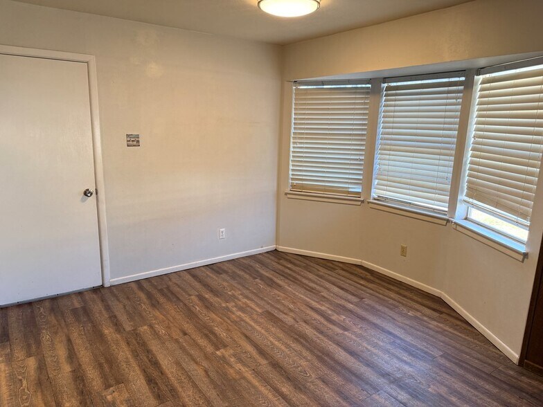 Building Photo - 4252 Candy Ln
