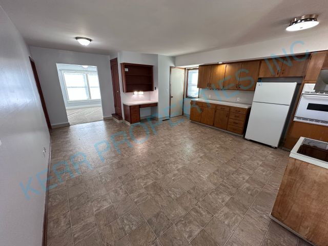 Building Photo - 6329 SE 97th Ave
