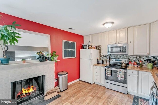 Building Photo - 1677 Brice Ct