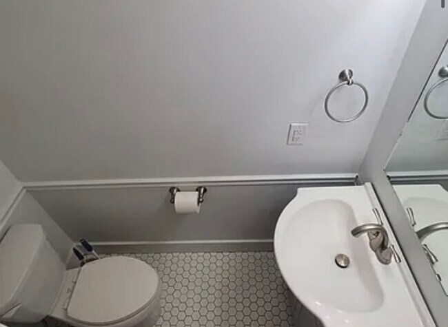 Building Photo - 2 Bedroom Townhome in Taylorsville