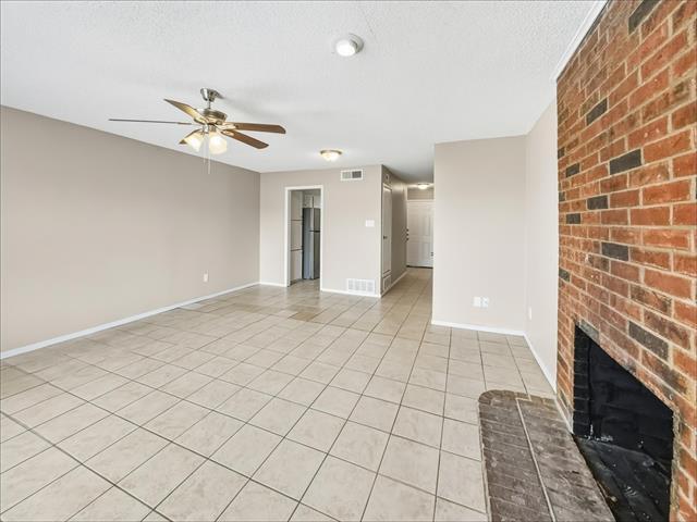 Building Photo - 1006 Bland Dr