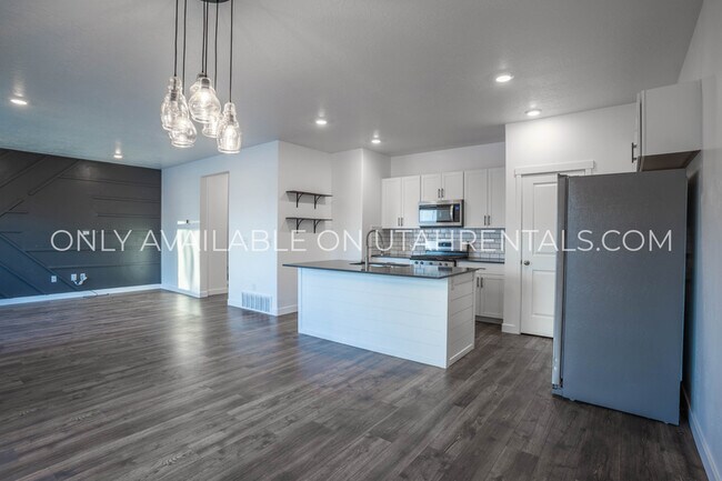 Building Photo - 578 Sugar Beet Dr