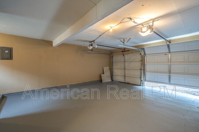 Building Photo - 1954 Mims St