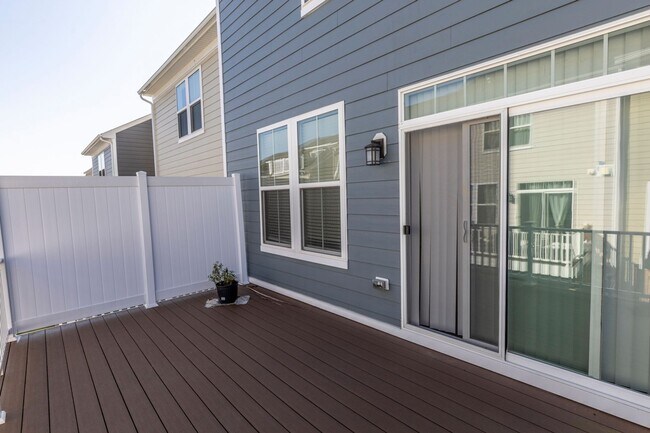 Building Photo - 3430 Montague St