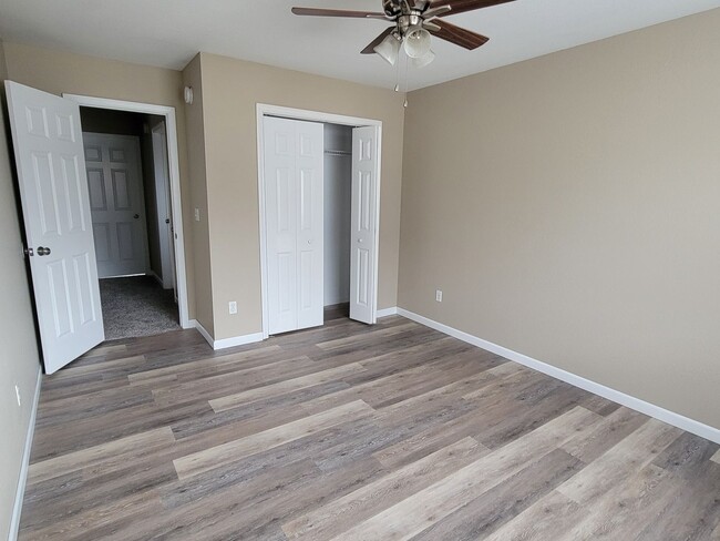 Building Photo - emi1043