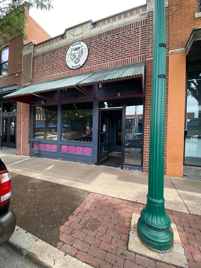 Building Photo - Modern 1 Bedroom, 1 Bath Apartment Home  Located In Historic Westport