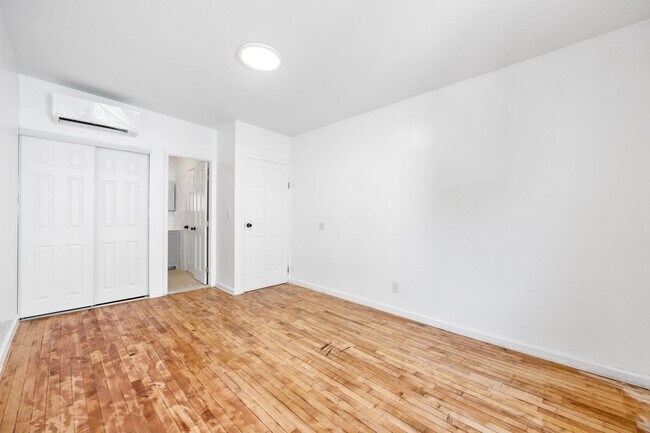 Building Photo - 657 Evergreen Ave