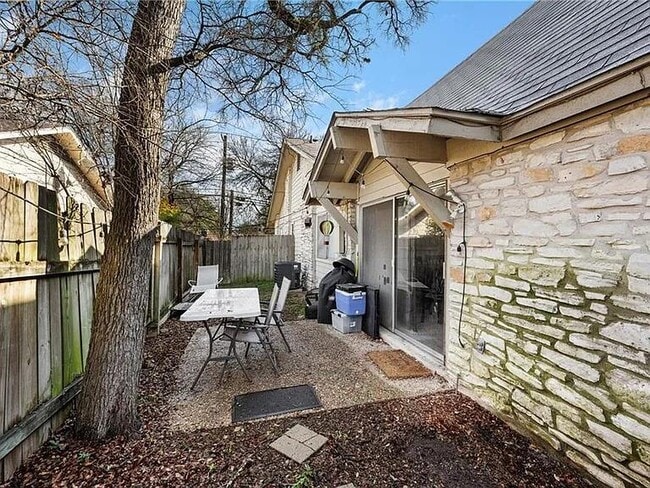 Building Photo - 8109 Ceberry Dr