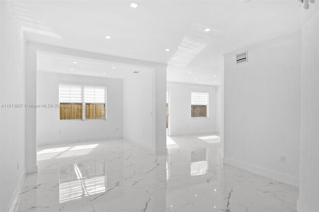 Building Photo - 16920 SW 34th St