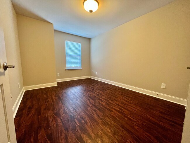 Building Photo - 3 Bed, 2.5 Bath Townhome 1 Mile from Downtown Franklin