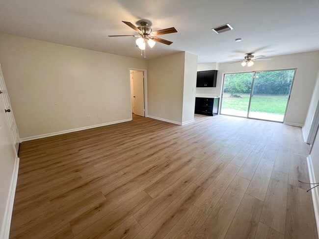 Building Photo - 3BR/1BA Pet Friendly House in NW Gainesvil...