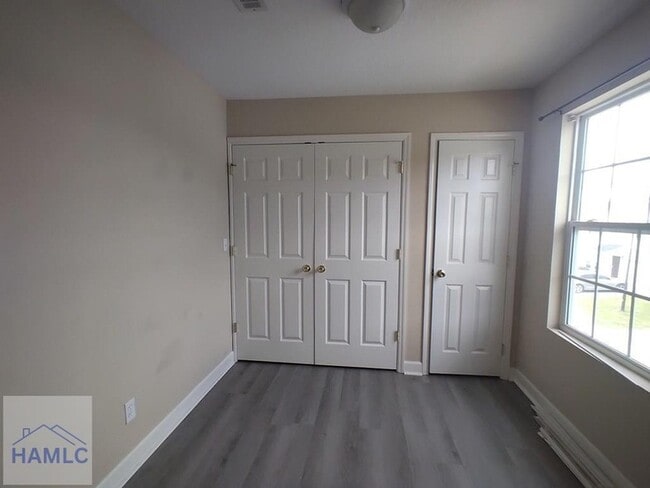 Building Photo - 114 Governors Blvd