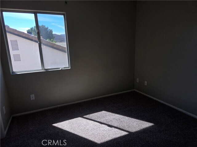 Building Photo - 15721 Lakeridge Rd