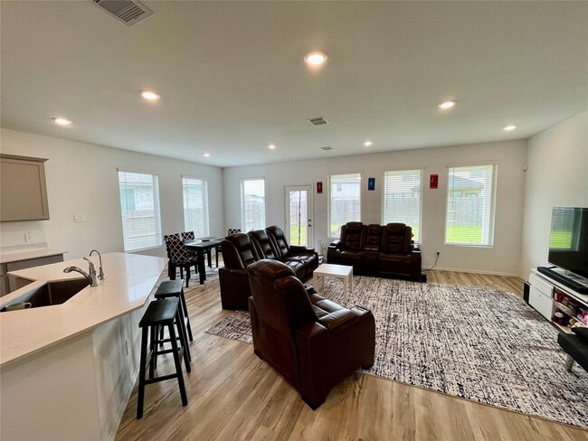 Building Photo - 31603 Rosebud Vly Ln