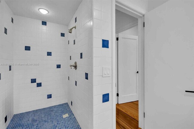 Building Photo - 262 NE 98th St
