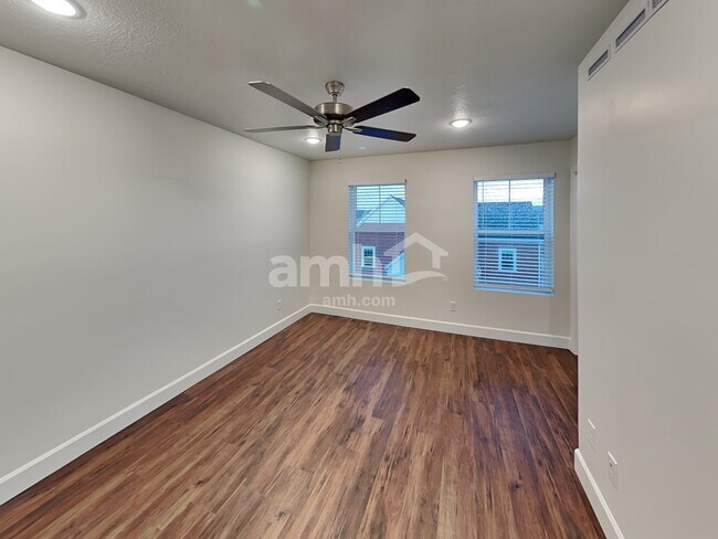 Building Photo - 6018 W Copper Hawk Dr