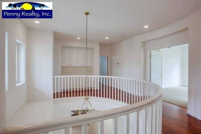 Building Photo - Stunning 4 Bedroom 3.5 Bath Home in the Co...