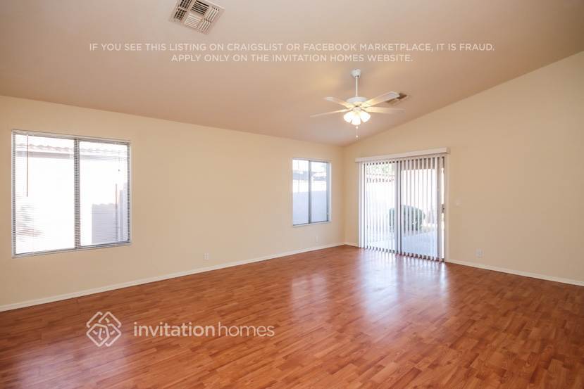 Building Photo - 10630 E Emerald Ave