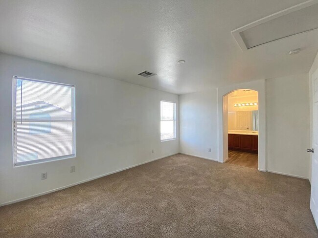 Building Photo - 6062 St Petersburg Dr