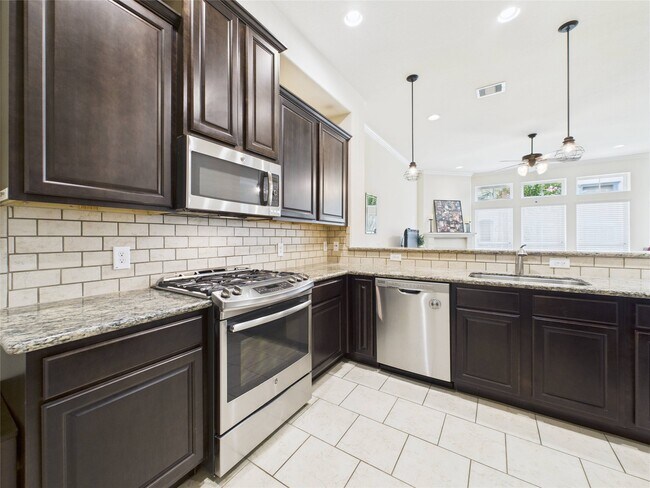 Building Photo - 22 Tassia Ln