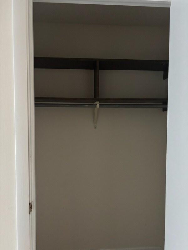 Building Photo - 134 E Johnson St