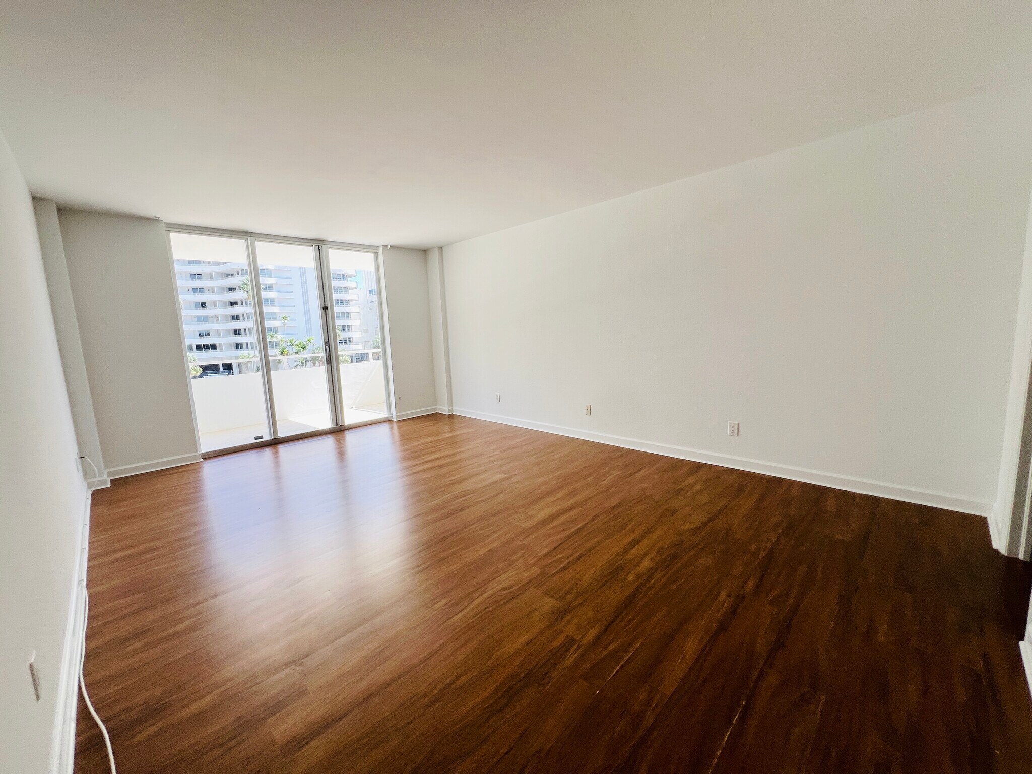 Building Photo - 5600 Collins Ave