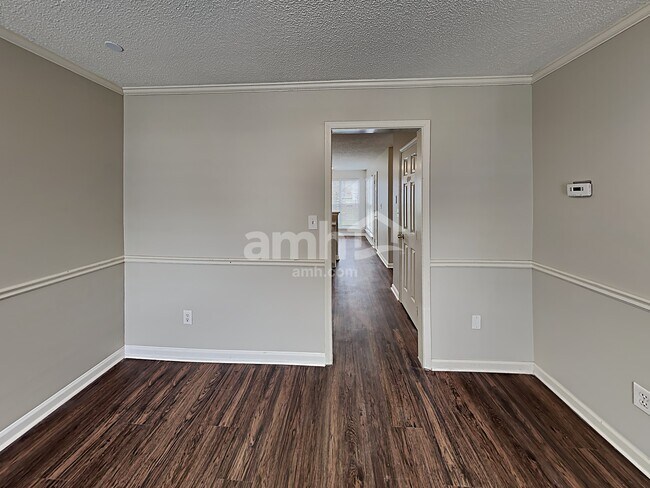 Building Photo - 1020 Ridgefield Circle