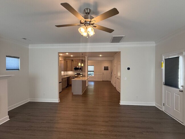 Building Photo - Like New Norfolk Single Family Home