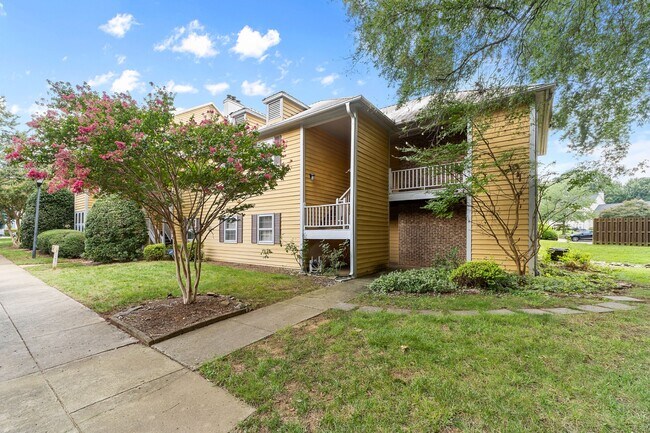 Building Photo - CONVENIENT AND AFFORDABLE