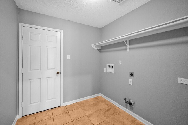 Building Photo - 1107 Epworth Ct.