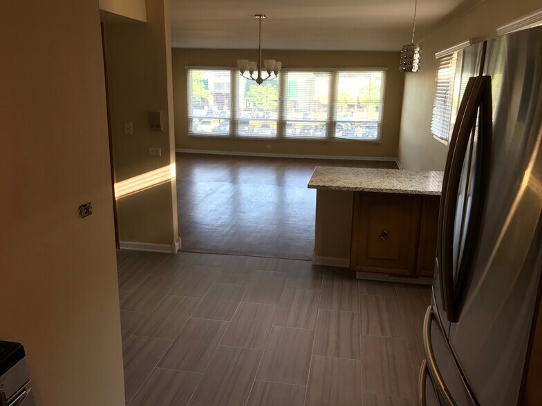 Building Photo - 4832 Old Orchard Rd
