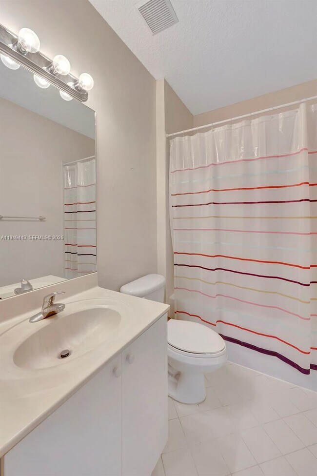 Building Photo - 1192 NE 32nd Ave