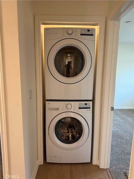 Building Photo - 1336 Calle Tulipan