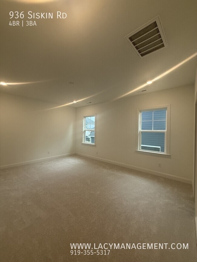 Building Photo - 936 Siskin Rd