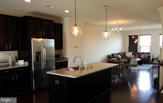 Building Photo - 21725 Pagoda Terrace