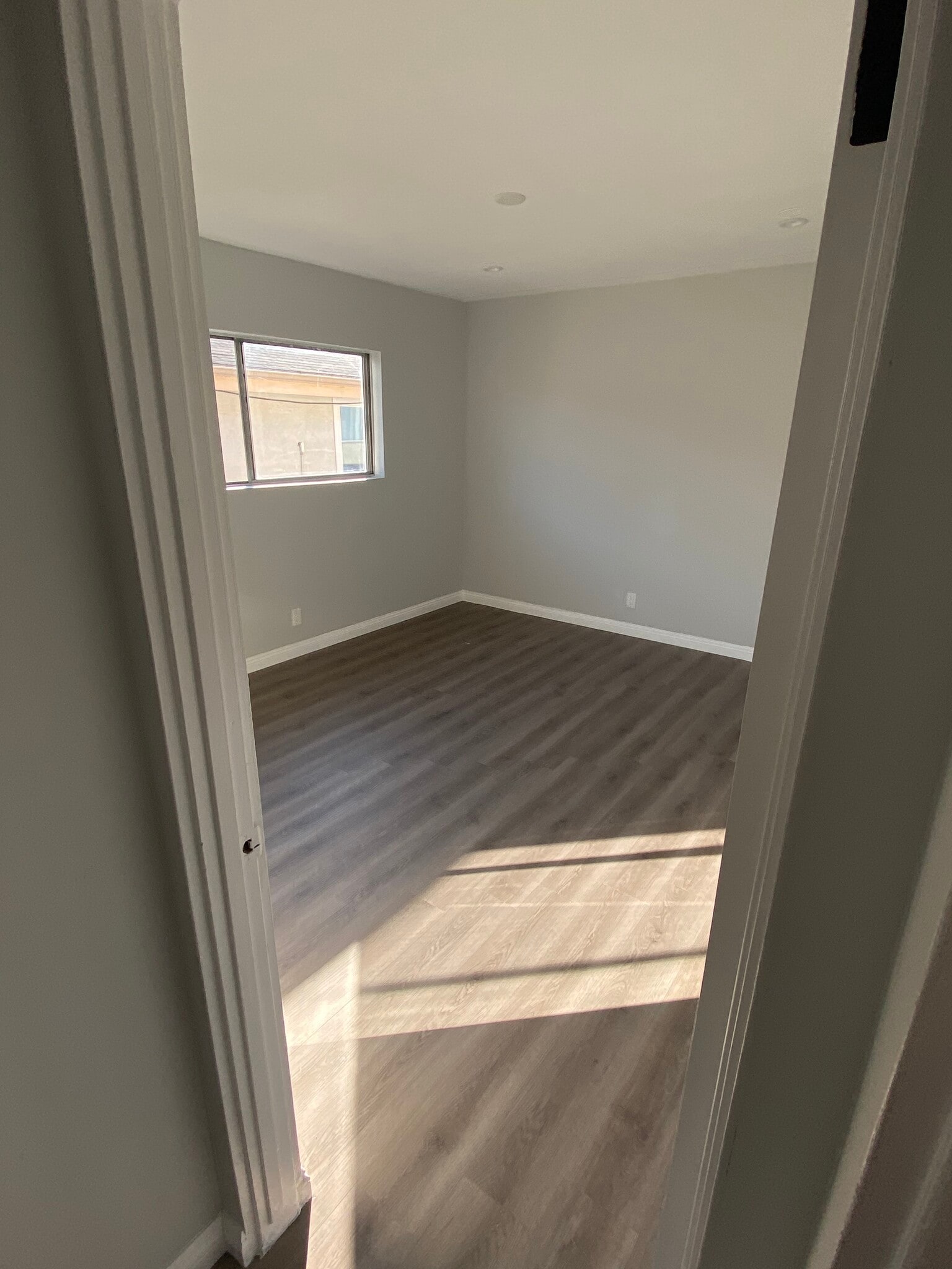 Building Photo - 1223 N Kingsley Dr