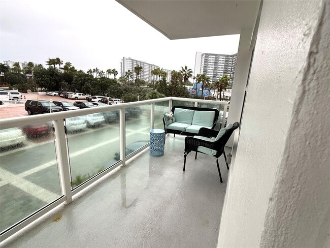 Building Photo - 3550 Galt Ocean Dr