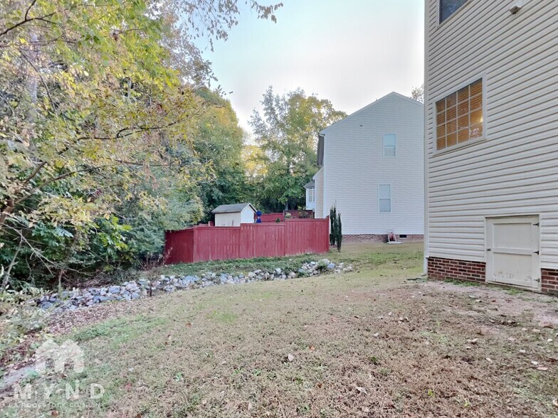 Building Photo - 8104 Stone Bridge Ct