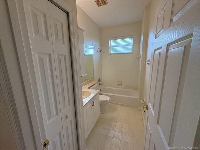 Building Photo - 947 NW 13th St